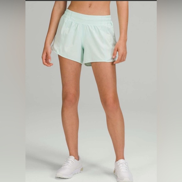 Lululemon | Hotty Hot Low-Rise Lined Short Size 6 Running Workout Athleisure - Picture 1 of 13